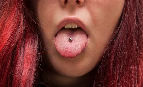 Piercing języka i okolice języka